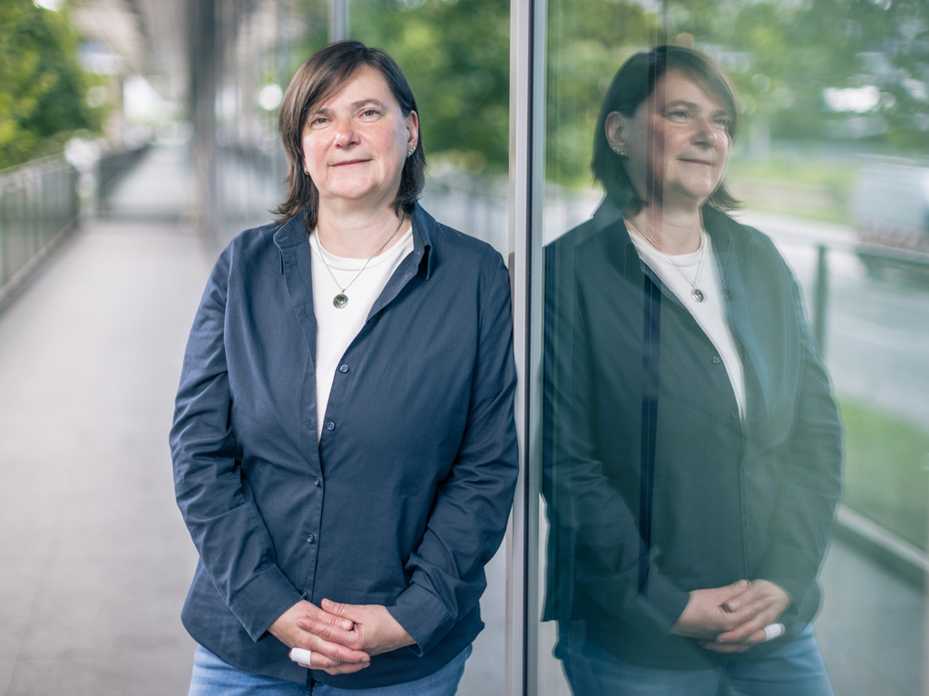 Portrait Angela Pfister im Interview zum Thema erneuerbare Energien. 