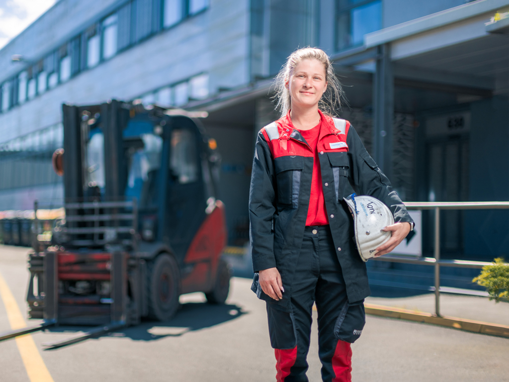 Portrait Lisa Brosch, Auszubildende bei voestalpine Donawitz.