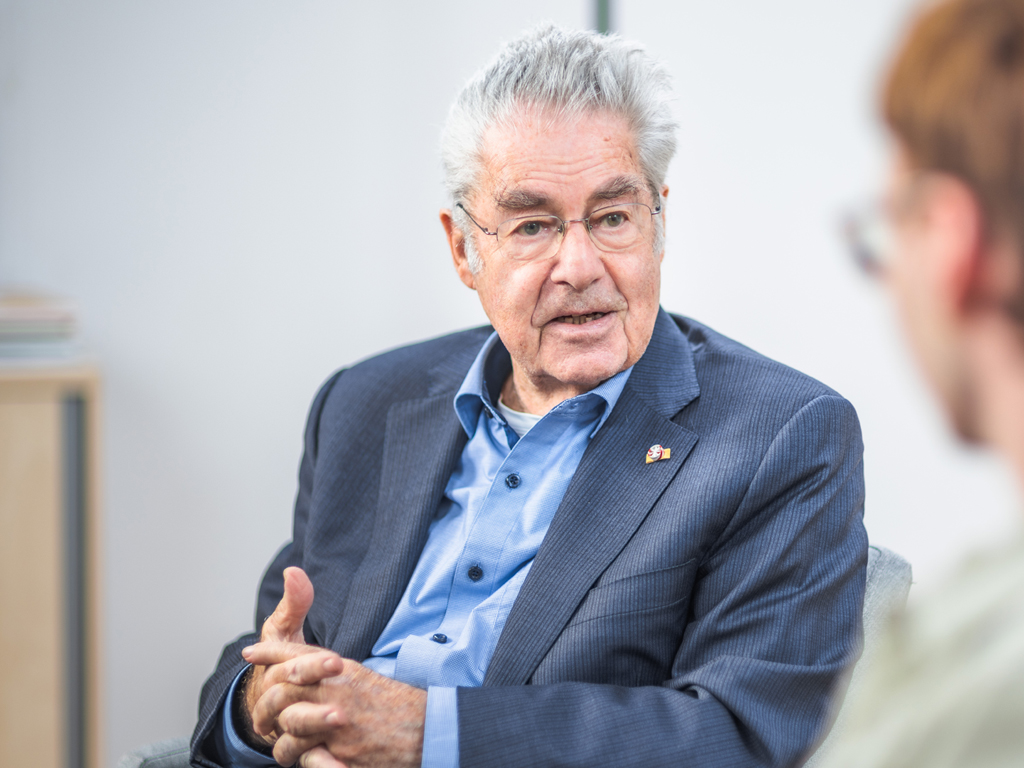 Portrait Heinz Fischer, ehemaliger Bundespräsident der Republik Österreich im Interview mit Matthias Hauer von der Gewerkschaftsjugend.